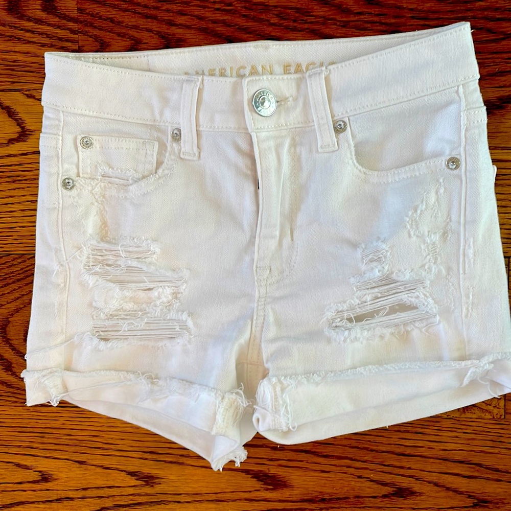 White Stretch American Eagle shorts